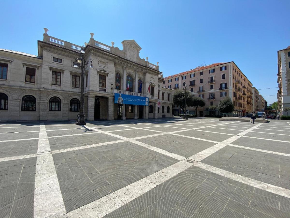 Mondo Vacanze Lägenhet Savona Exteriör bild
