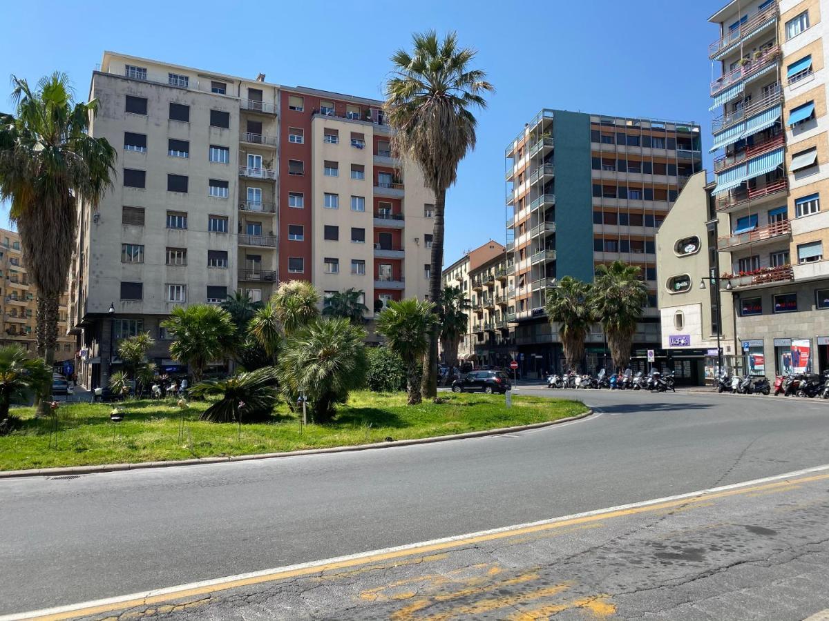 Mondo Vacanze Lägenhet Savona Exteriör bild
